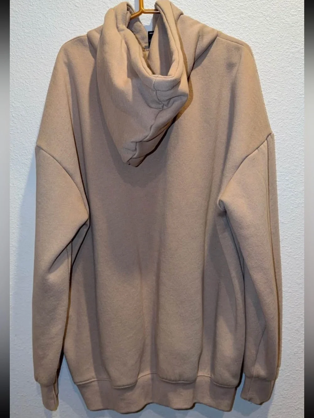 Beige NYC Appliqué Hoodie - Men's Comfortable Pullover